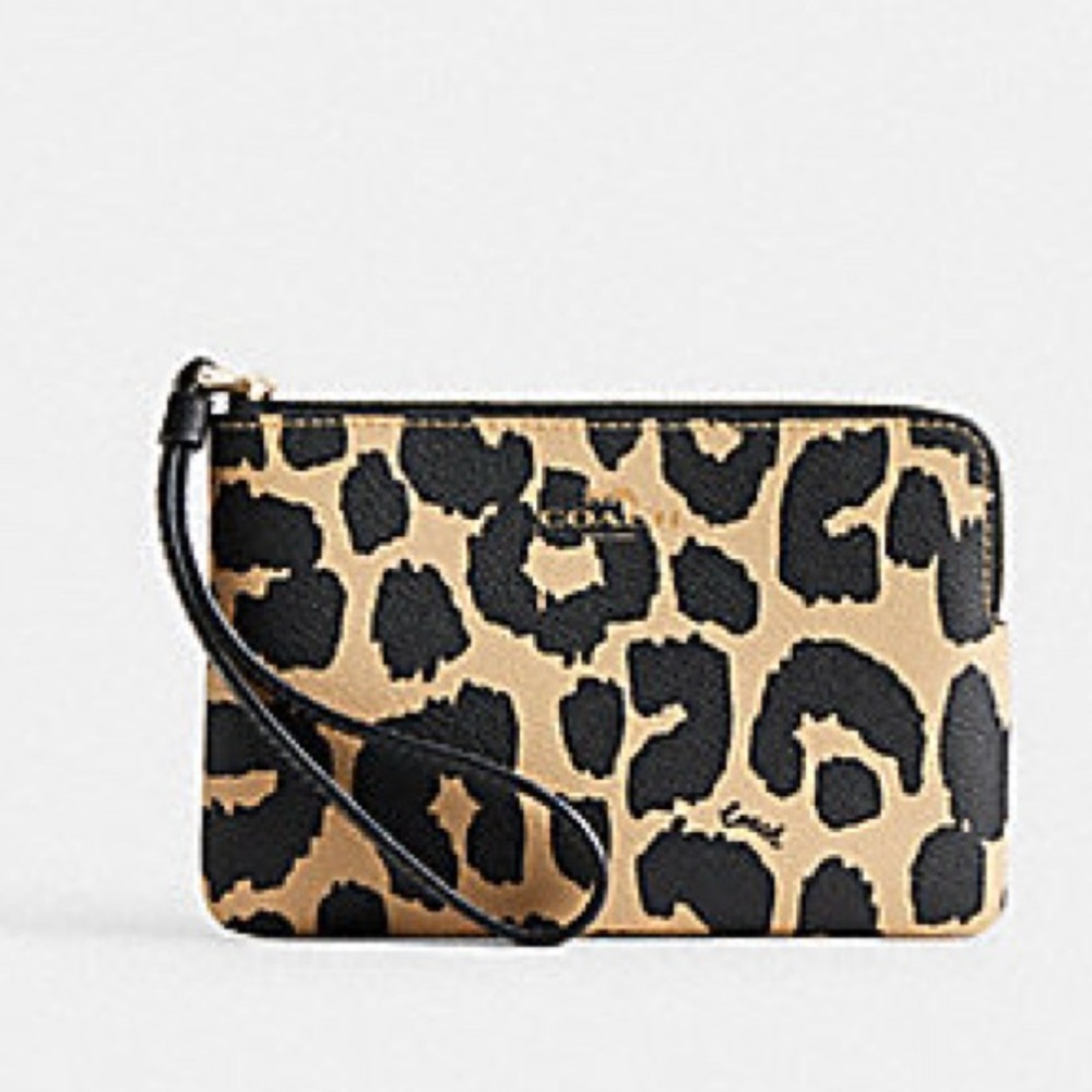 NWT Coach Corner Zip Wristlet With Leopard Print